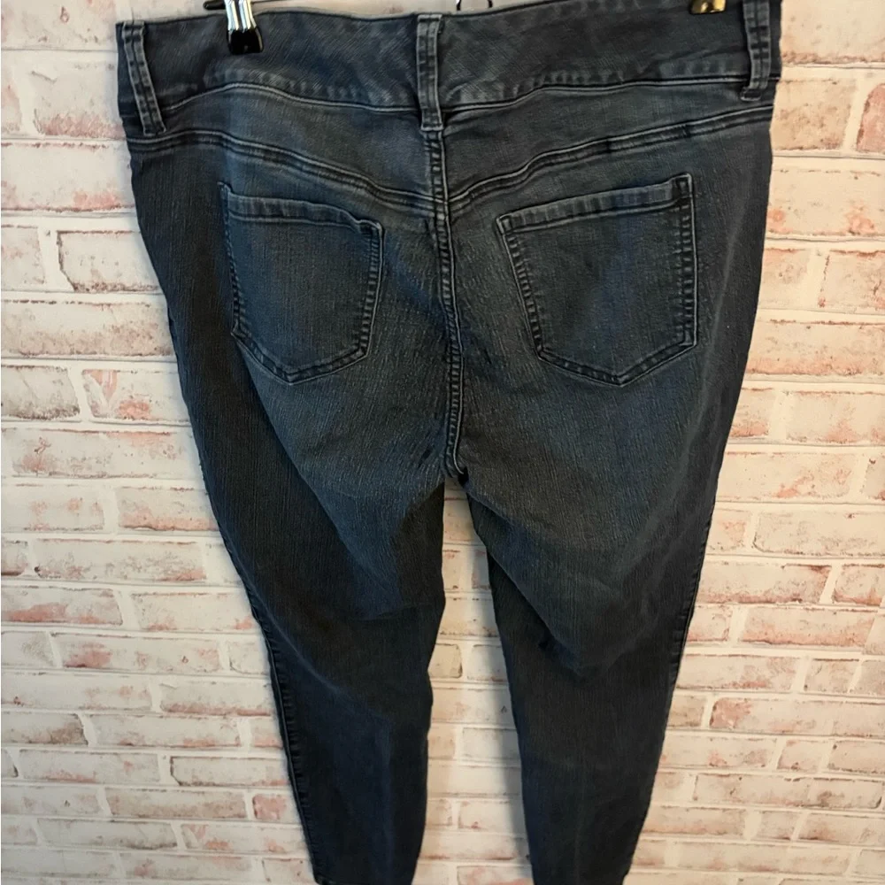 Women's Dark and Blue Jegging. Torrid - Picture 6 of 7